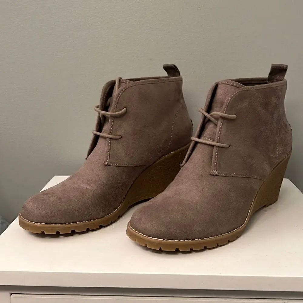 Bass Women's Taupe Vegan Suede Lace-Up Wedge Ankle Booties